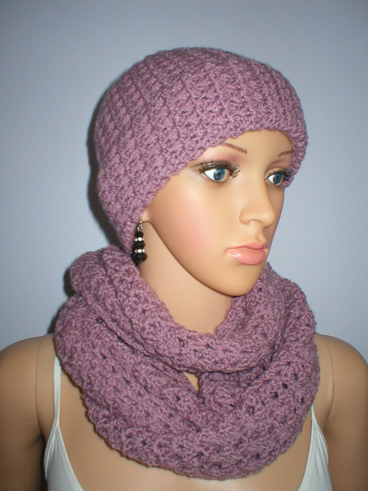 Supersoft hand crochet chunky beanie hat with turn up and infinity scarf - Mauve